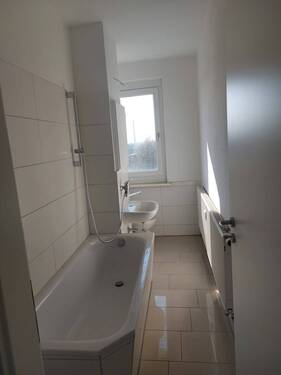 Bad - 3 Zimmer Etagenwohnung in Dessau-Roßlau