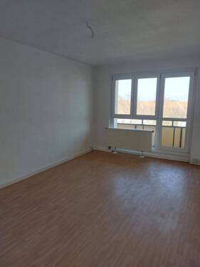 Wohnzimmer - Etagenwohnung mit 58,20 m&sup2; in Dessau-Roßlau zur Miete