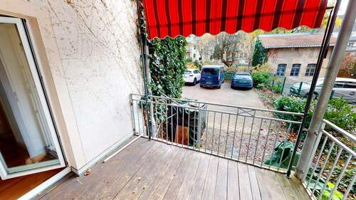 Den Morgenkaffee in der Sonne genießen Sie auf Ihrem Ostbalkon mit Blick auf Ihr Fahrrad und Auto - 