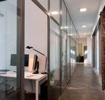 Privates 6er Büro in Düsseldorfer Loft - flexibel, möbliert, zentral, sofort