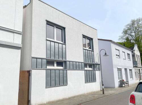 Hausfront andere Seite - 3 Zimmer Einfamilienhaus in Bremen