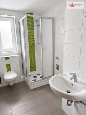 Badezimmer - Moderne 2-Raum-Wohnung im 1. Obergeschoss auf der Haldenstraße in Annaberg!!