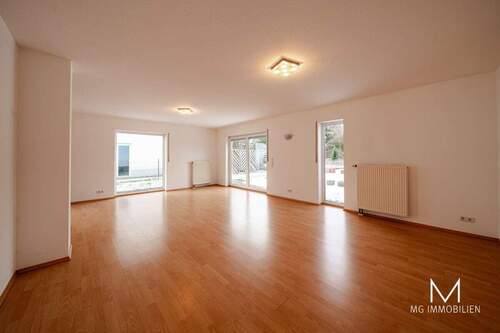 Wohn- und Esszimmer - 