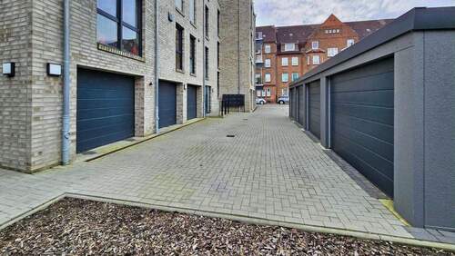 Blick von Osten in Garagenhof - 