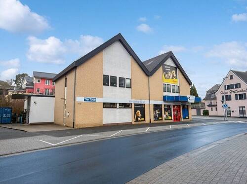 Fassade Tag - 7 Zimmer Büro zum Kaufen in Hellenthal