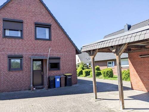 Ansicht vom Carport - 