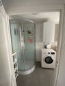 Badezimmer mit Dusche-1 - 
