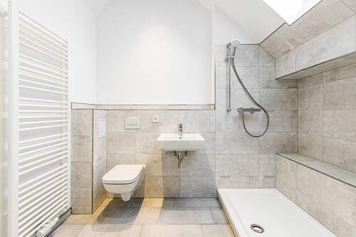 Modernes Duschbad - 2 Zimmer Etagenwohnung in Leipzig