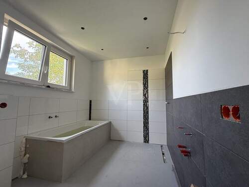 großes Badezimmer - 