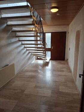 Untergeschoss mit Eingang - 