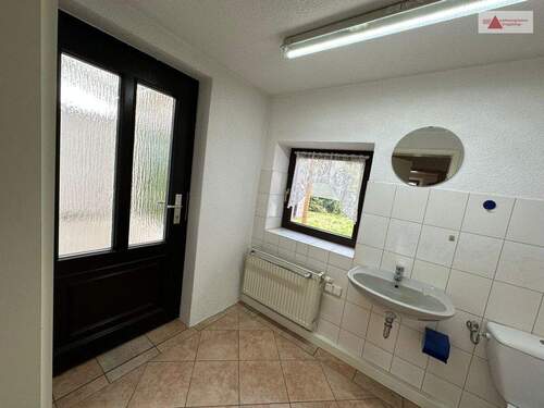 Vorderhaus_EG_WC_HWR_Ausgang Garten - 