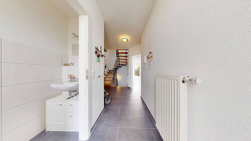EG_Flur_Gäste-WC - 4 Zimmer Reihenmittelhaus zum Kaufen in Kenzingen