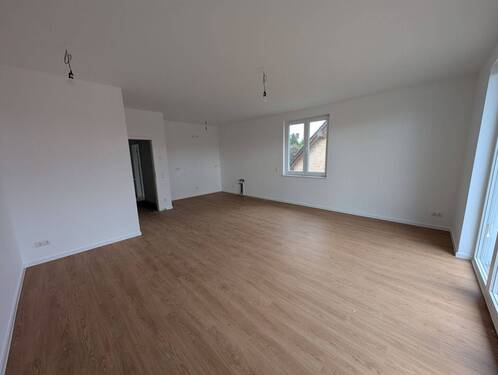 5 Wohnzimmer mit Küche.jpg - 