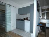 links Zugang zum begehbaren Kleiderschrank - 