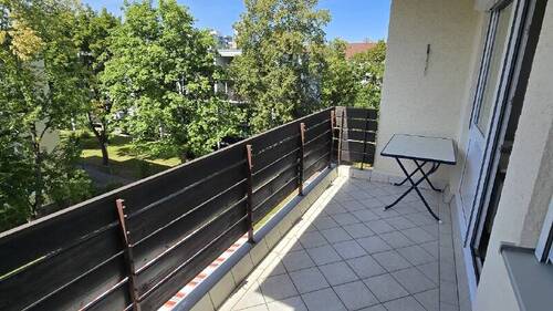Balkon - 2 Zimmer Etagenwohnung zum Kaufen in Straubing