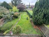 Blick in den Garten von der Terrasse - 
