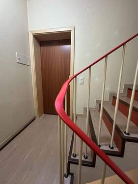 Eingang zur Wohnung im 1.OG - 3 Zimmer Terrassenwohnung in Düren