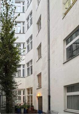 Hofansicht - 2 Zimmer Etagenwohnung zum Kaufen in Berlin