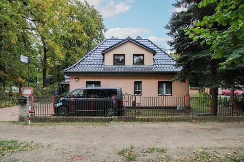 Objektansicht straßenseitig (2) - Wohnhaus mit Gewerbeeinheit in beliebter Lage von Erkner