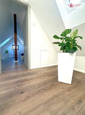 Flur - 4 Zimmer Doppelhaushälfte in Chemnitz