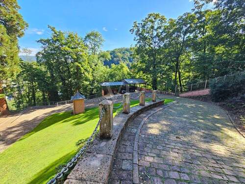 Zufahrt - Mehrfamilienhaus, Wohnhaus mit 331,00 m&sup2; in Heidelberg Altstadt zum Kaufen