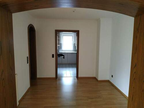 Diele mit Blick zur Küche - 