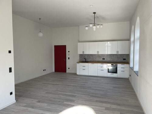 Blick auf EBK und Essbereich - 2 Zimmer Etagenwohnung in Dresden