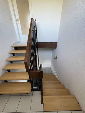  Treppenhaus Eingangstür - 