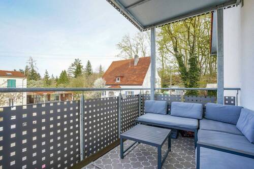 Balkon - Tolle Gelegenheit: Vermietete 4 Zi. - Wohnung in unmittelbarer Bahnhofsnähe
