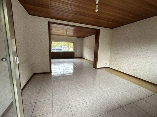Wohn-/Esszimmer - 