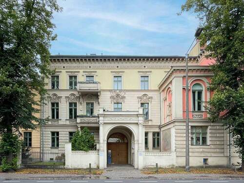 Titelbild - Gepflegte Bürofläche in historischer Architektur
