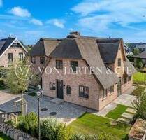 EXKLUSIVE REETHAUSHÄLFTE MIT MODERNEM DESIGN UND STRANDNÄHE - Wenningstedt-Braderup (Sylt)