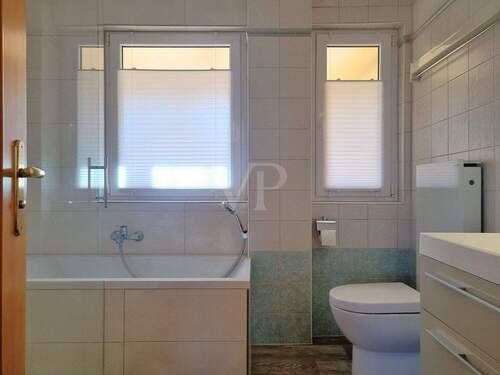 Modernisiertes Bad im OG - 