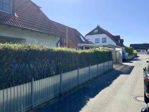 Blick aus der Nachbarschaft - 5 Zimmer Doppelhaushälfte in Neunkirchen
