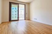 Wohnbereich - Bezugsfrei & Modern: 2-Zi. Wohnung mit Balkon & TG-Stellplatz - ideal für Singles & Paare