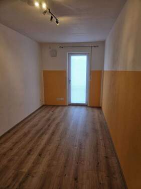 Zimmer 2 - 