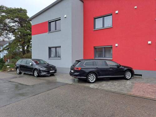 Front View - Moderne Luxus Traumwohnung in ruhiger Lage - 210?m² Wfl mit 7 Zimmern, zwei Bädern + 300m2 Garten
