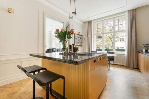 Bild 1 - Exklusive kernsanierte Wohnung in Jugendstilhaus Nähe Kudamm in Charlottenburg-Wilmersdorf