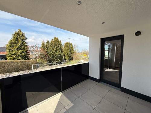 Loggia - Modern Wohnen! 3-Zimmer OG-Wohnung mit Loggia und Einbauküche