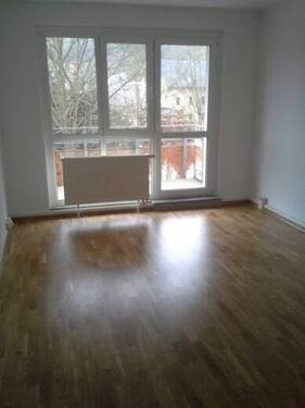 Wohnzimmer - schöne & ruhige Wohnung mit sonnigem Balkon