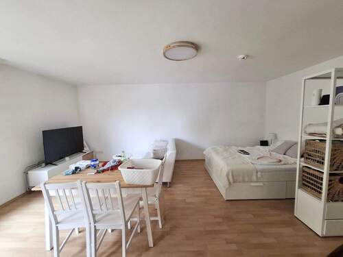 Wohn-Schlafraum.jpg - Nähe FH u. Wöhrder Wiese ! Hübsche 1-ZW, 38 m², Balkon, sep. EBK, 2.OG mit Aufzug