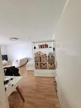 Wohn-Schlafraum.jpg - 1 Zimmer Etagenwohnung in Nürnberg