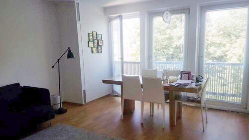 Wohnzimmer - 3 Zimmer Etagenwohnung zur Miete in München