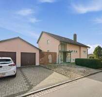 Gepflegtes Zweifamilienhaus mit großem Garten, Terrasse & Balkon - ideal für Mehrgenerationen - Grenzach-Wyhlen