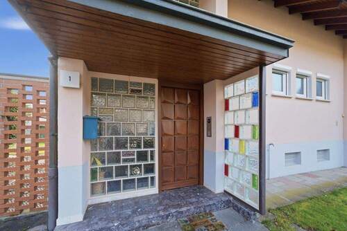 Der Eingangsbereich - 7 Zimmer Mehrfamilienhaus, Wohnhaus in Grenzach-Wyhlen