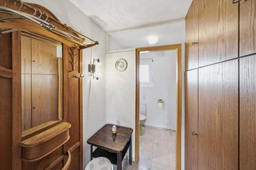 EG - Garderobe und Gäste-WC - 