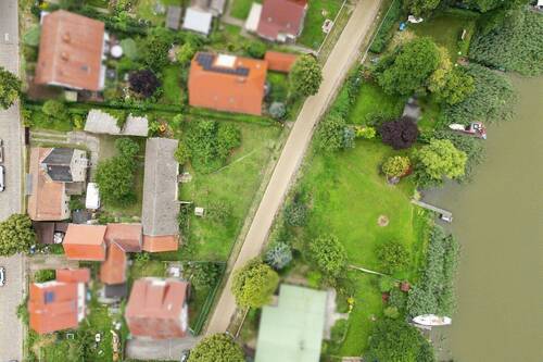Hof von oben inkl. Wassergrundstück - 