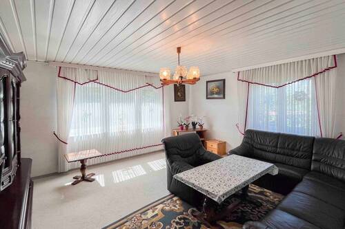 Wohnzimmer (Anbau 1998) - Einfamilienhaus mit 69,70 m² in Berg bei Neumarkt in der Oberpfalz zum Kaufen