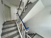 Hausflur mit Treppenlift - 3 Zimmer Etagenwohnung zum Kaufen in Dorsten