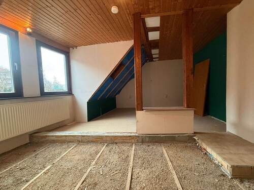 Zimmer mit Gaube im DG - 